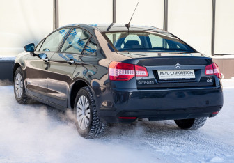 Подержанный автомобиль Citroen C5 Sedan 2009 года (3 фото)