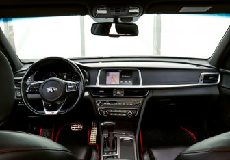 Подержанный автомобиль Kia Optima Sedan 2019 года (12 фото)