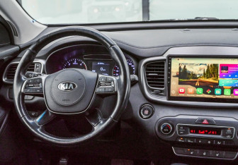 Подержанный автомобиль Kia Sorento 2018 года (11 фото)