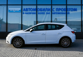 Подержанный автомобиль SEAT Leon Hatchback 2013 года (2 фото)