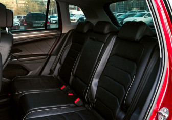 Подержанный автомобиль Volkswagen Tiguan 2018 года (17 фото)