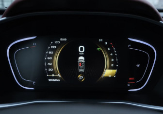 Подержанный автомобиль Geely Coolray 2021 года (15 фото)