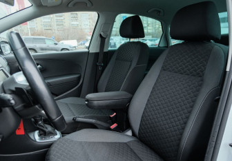 Подержанный автомобиль Volkswagen Polo Sedan 2018 года (19 фото)