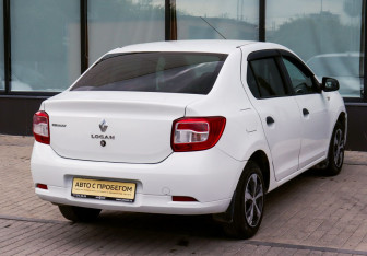 Подержанный автомобиль Renault Logan Sedan 2015 года (5 фото)