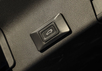 Подержанный автомобиль Geely Atlas Pro 2022 года (20 фото)