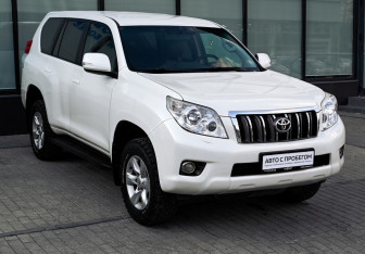 Подержанный автомобиль Toyota Land Cruiser Prado 2012 года (7 фото)