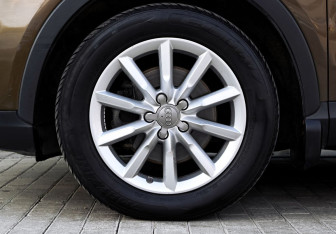 Подержанный автомобиль Audi Q3 2013 года (22 фото)