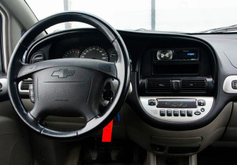 Подержанный автомобиль Chevrolet Rezzo 2008 года (13 фото)