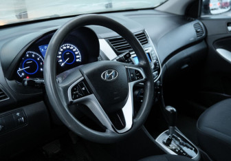 Подержанный автомобиль Hyundai Solaris Sedan 2011 года (9 фото)