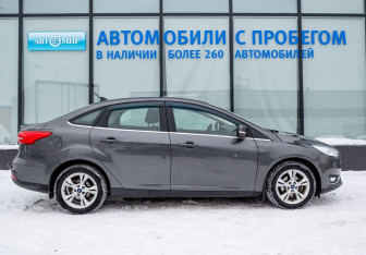 Подержанный автомобиль Ford Focus Sedan 2018 года (6 фото)