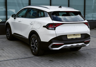 Подержанный автомобиль Kia Sportage 2022 года (3 фото)