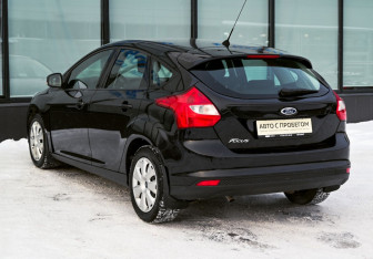 Подержанный автомобиль Ford Focus Hatchback 2011 года (3 фото)