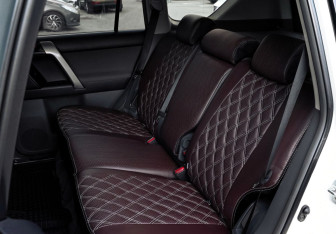 Подержанный автомобиль Toyota Land Cruiser Prado 2012 года (17 фото)