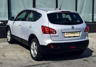 Подержанный автомобиль Nissan Qashqai 2008 года (3 фото)