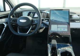 Новый Geely Atlas 2024 (10 фото)