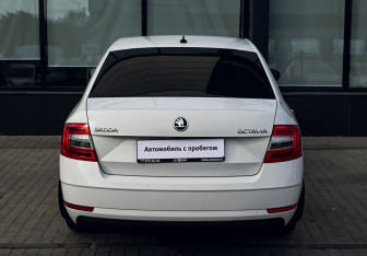 Подержанный автомобиль Skoda Octavia Liftback 2020 года (4 фото)