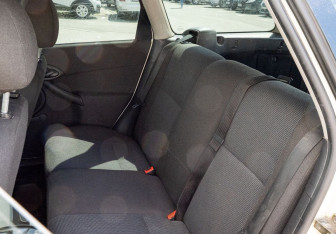Подержанный автомобиль Ford Focus Wagon 2004 года (16 фото)