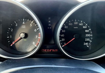 Подержанный автомобиль Mazda 3 Sedan 2011 года (15 фото)