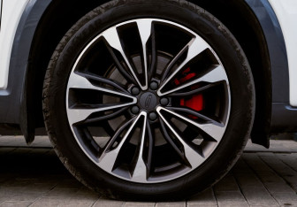 Подержанный автомобиль Geely Tugella 2022 года (22 фото)