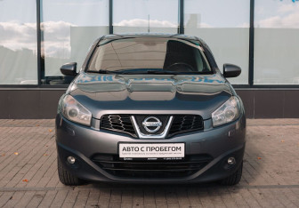 Подержанный автомобиль Nissan Qashqai 2013 года (8 фото)