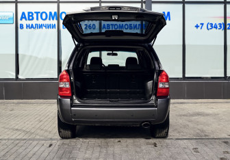 Подержанный автомобиль Hyundai Tucson 2008 года (18 фото)
