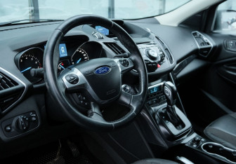 Подержанный автомобиль Ford Kuga 2014 года (9 фото)