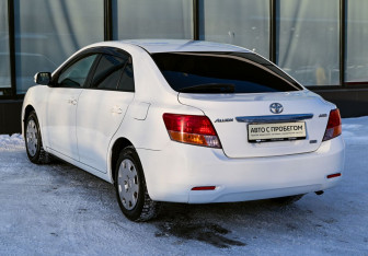 Подержанный автомобиль Toyota Allion 2010 года (3 фото)