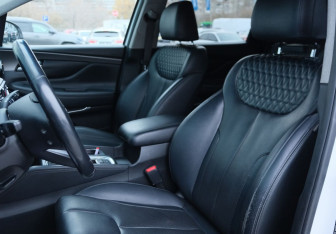 Подержанный автомобиль Hyundai Santa Fe 2018 года (16 фото)