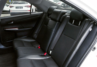 Подержанный автомобиль Toyota Camry Sedan 2011 года (19 фото)