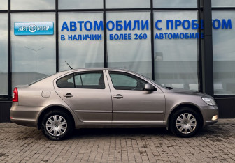 Подержанный автомобиль Skoda Octavia Liftback 2012 года (6 фото)