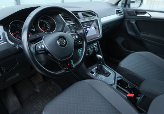 Подержанный автомобиль Volkswagen Tiguan 2018 года (9 фото)