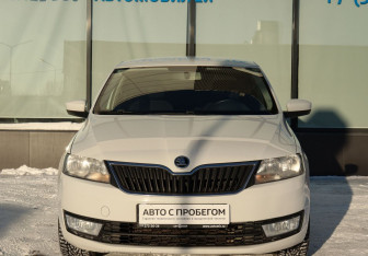 Подержанный автомобиль Skoda Rapid Liftback 2016 года (8 фото)