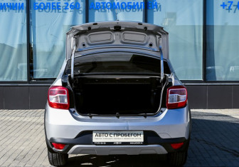 Подержанный автомобиль Renault Logan Sedan 2019 года (19 фото)