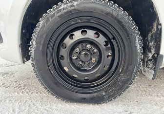 Подержанный автомобиль LADA (ВАЗ) Granta Sedan 2023 года (17 фото)