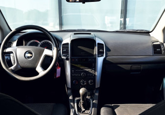 Подержанный автомобиль Chevrolet Captiva 2008 года (17 фото)