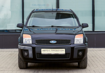 Подержанный автомобиль Ford Fusion 2008 года (8 фото)