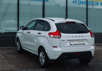 Подержанный автомобиль LADA (ВАЗ) XRAY 2017 года (2 фото)