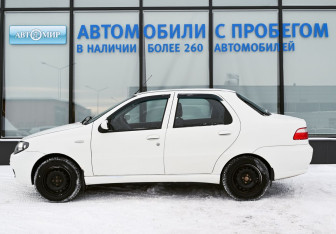Подержанный автомобиль Fiat Albea 2011 года (2 фото)