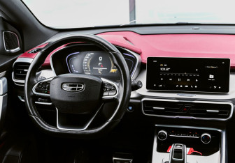 Подержанный автомобиль Geely Coolray 2021 года (11 фото)