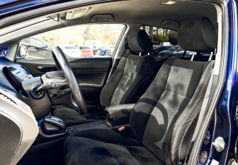 Подержанный автомобиль Honda Civic Sedan 2011 года (14 фото)