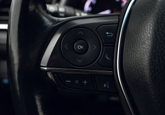 Подержанный автомобиль Toyota Camry Sedan 2019 года (14 фото)