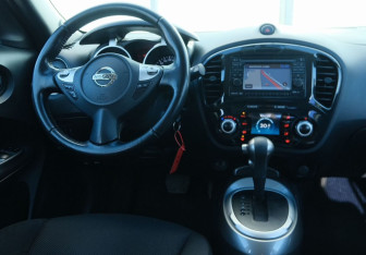 Подержанный автомобиль Nissan Juke 2012 года (10 фото)