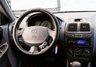 Подержанный автомобиль Hyundai Accent Sedan 2007 года (17 фото)