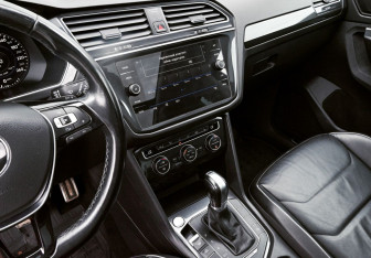 Подержанный автомобиль Volkswagen Tiguan 2018 года (15 фото)