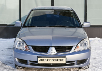 Подержанный автомобиль Mitsubishi Lancer Wagon 2007 года (8 фото)