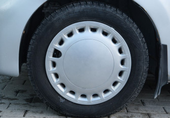 Подержанный автомобиль Peugeot 107 2009 года (17 фото)