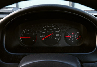 Подержанный автомобиль Honda Orthia 2000 года (16 фото)