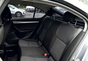 Подержанный автомобиль Skoda Octavia Liftback 2014 года (16 фото)