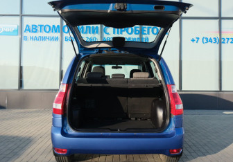 Подержанный автомобиль Hyundai Matrix 2009 года (19 фото)