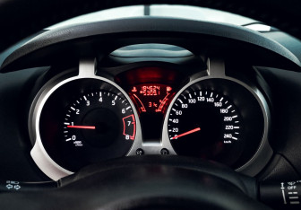 Подержанный автомобиль Nissan Juke 2012 года (9 фото)